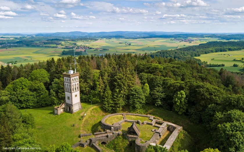Der Eisenberg - Deutschlands reichste Goldlagerstätte mit Burgruine und Aussichtsturm