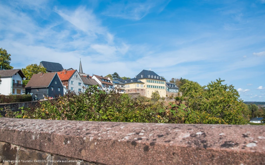Aussicht von der Stadtmauer Richtung Neuburg, Battenberg (Eder)