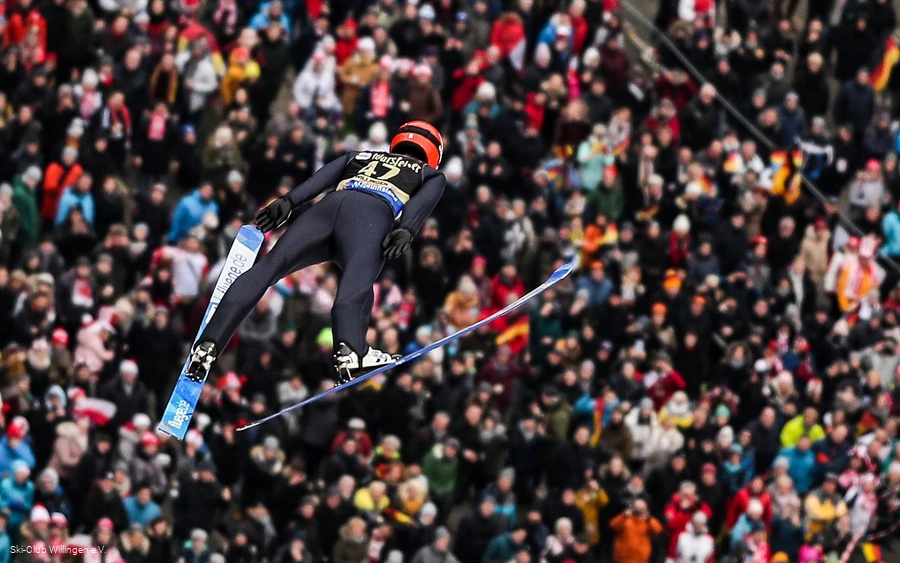 fis-skisprung-weltcup-willingen-springer-zuschauer.jpg