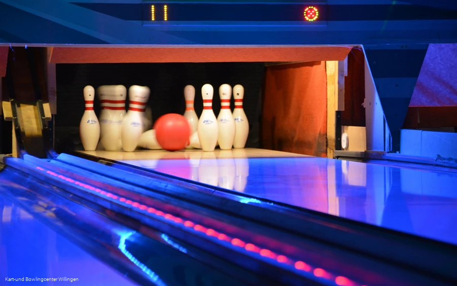 Kart-und Bowlingcenter Willingen Bahn.JPG